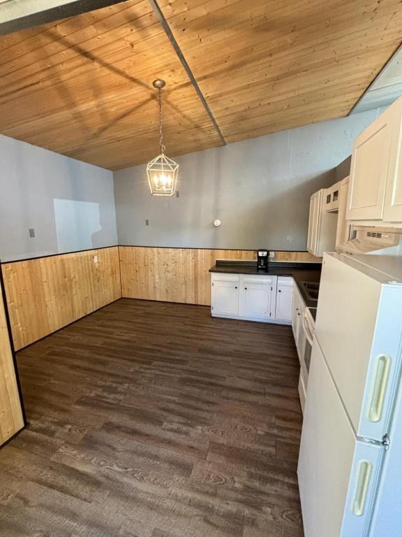 638 Washakie St - Photo 7 of 19