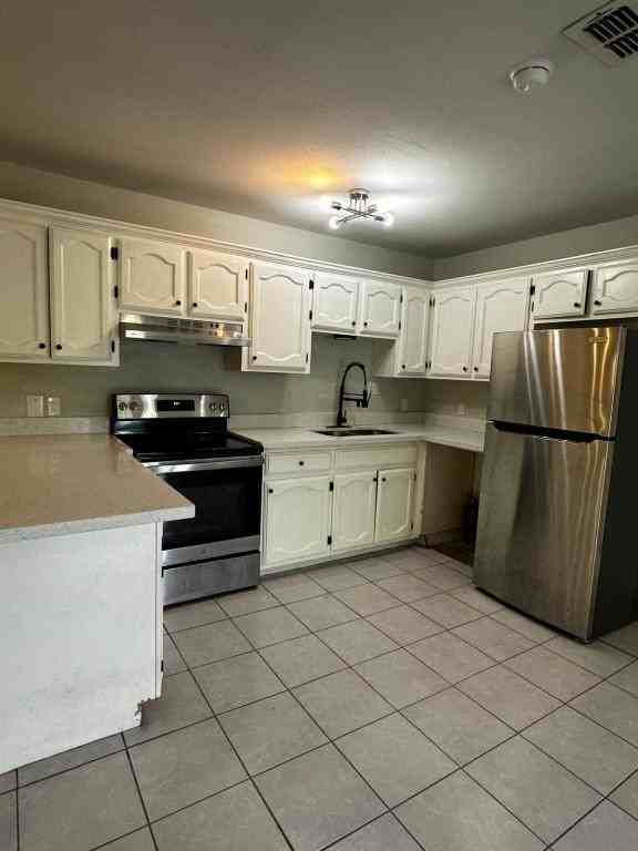 1802 Oasis Ave - Photo 2 of 12