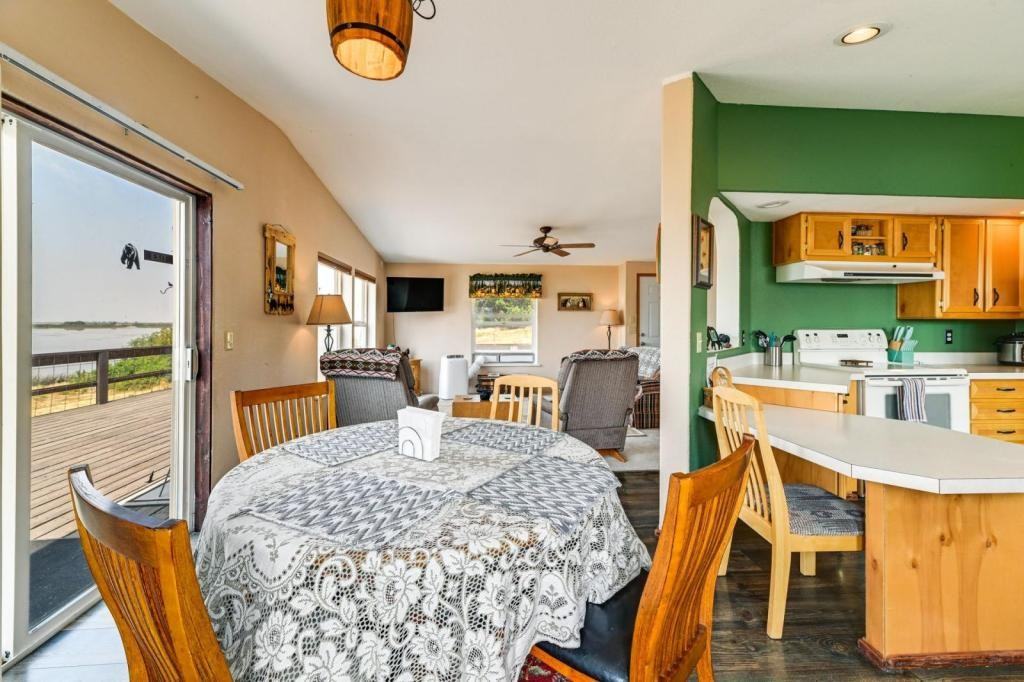 37458 Modoc Point Rd - Photo 2 of 28