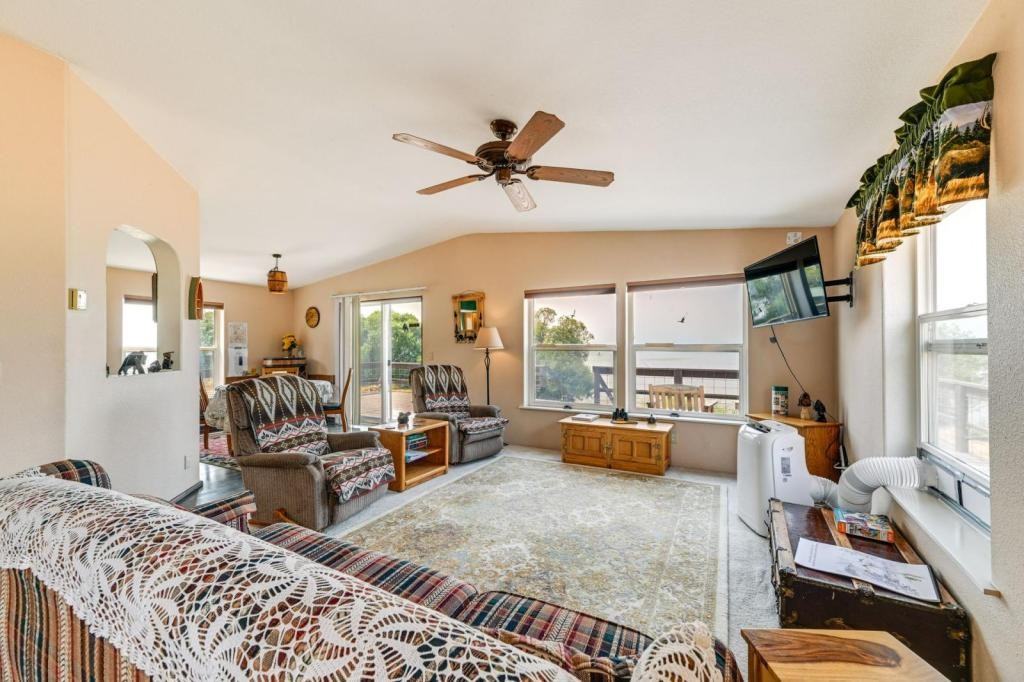 37458 Modoc Point Rd - Photo 3 of 28