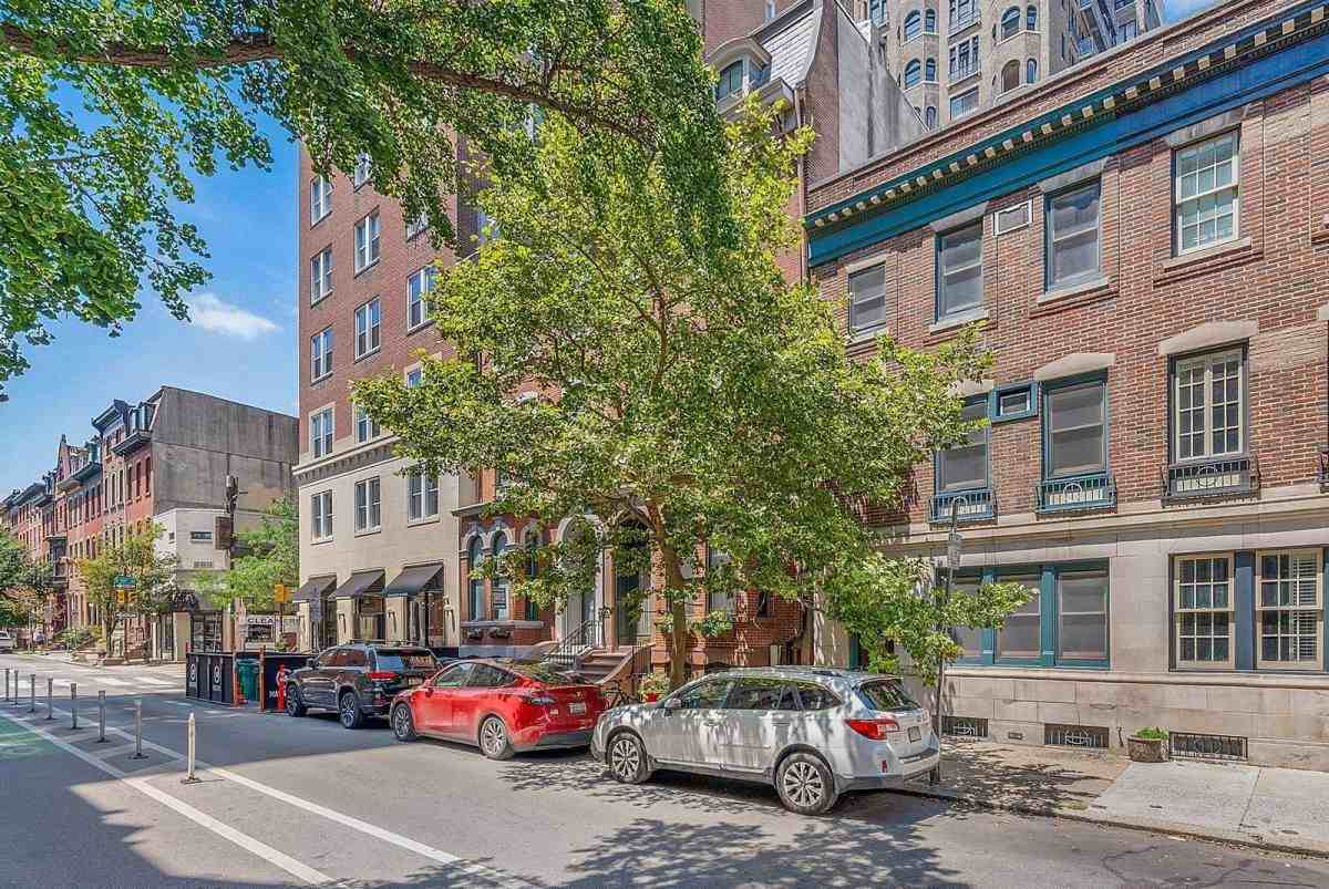 1833 Spruce St #2 - Photo 2 of 10