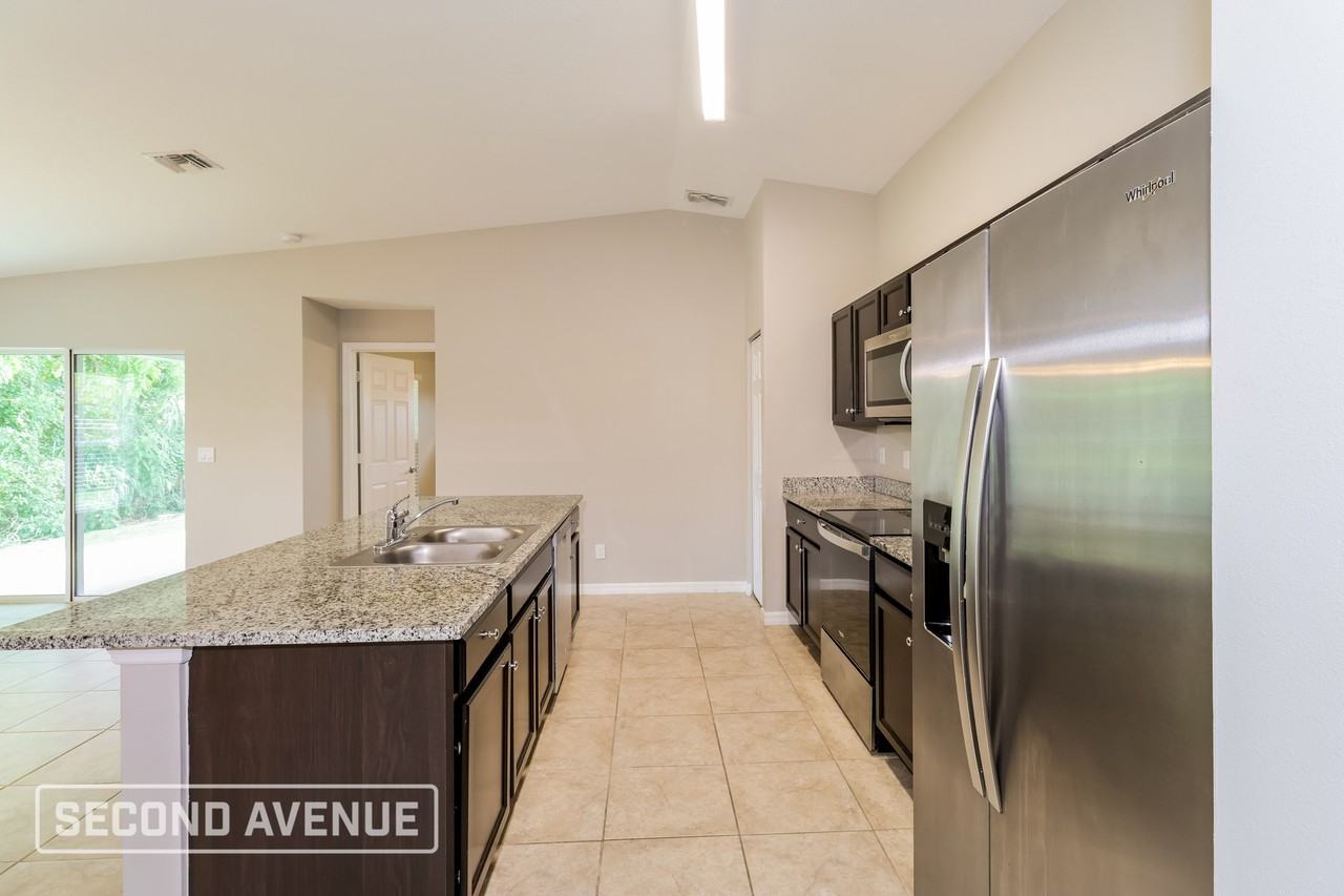 360 Brandt Ave Ne - Photo 3 of 26