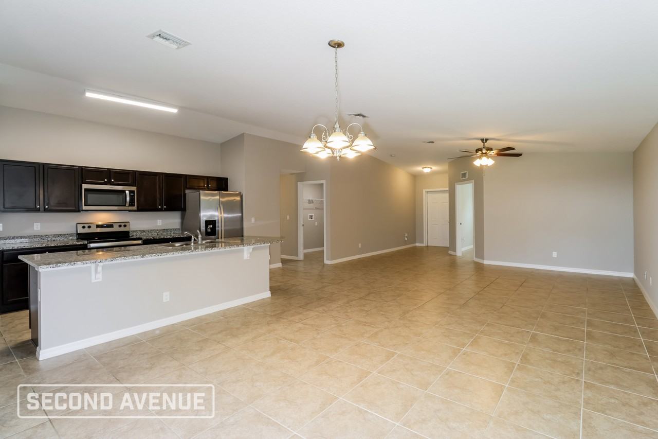 360 Brandt Ave Ne - Photo 5 of 26