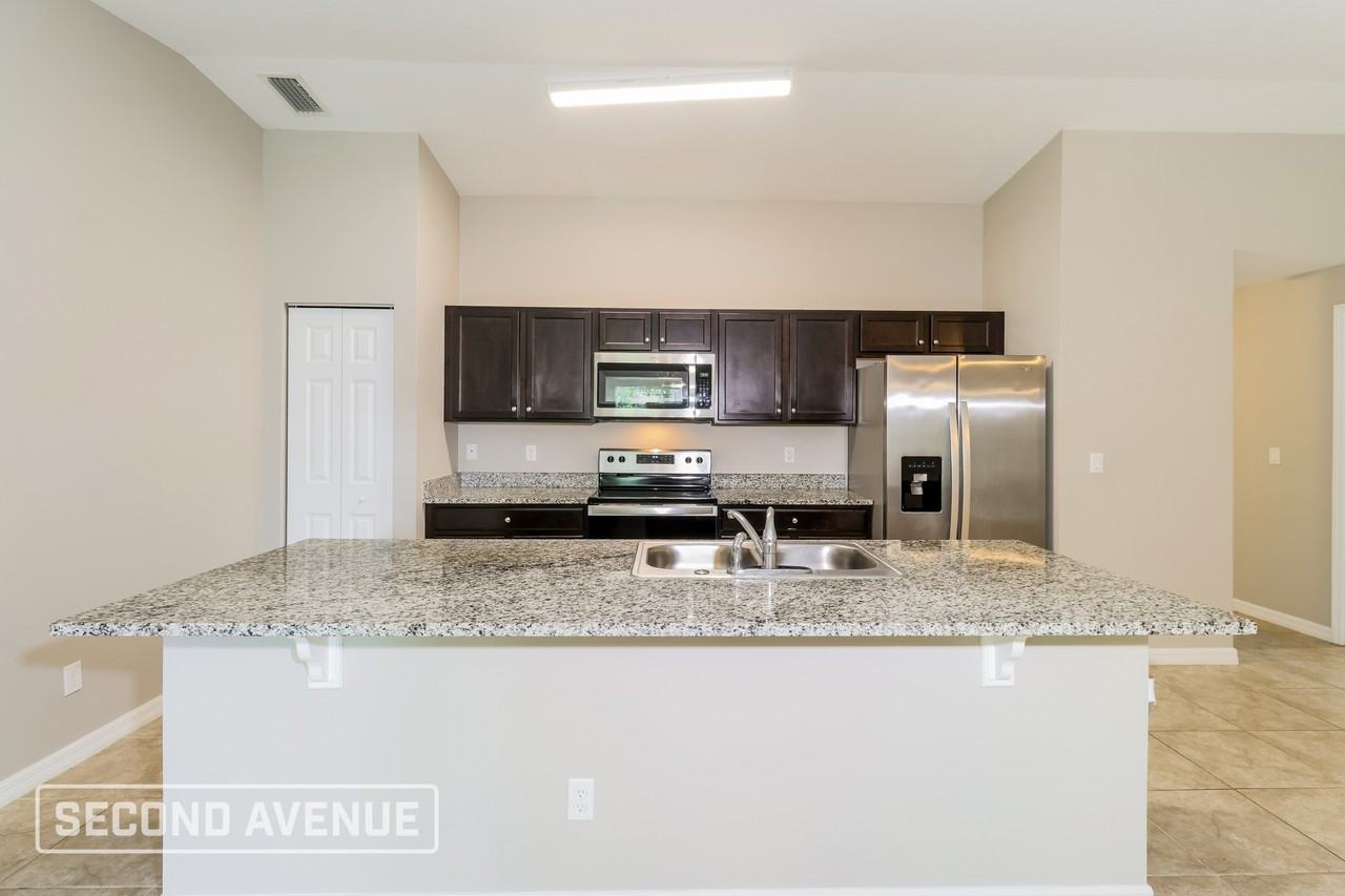 360 Brandt Ave Ne - Photo 6 of 26