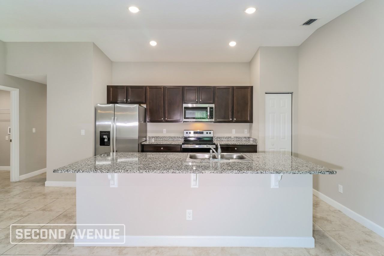 256 Santo Domingo Ave Sw - Photo 7 of 28