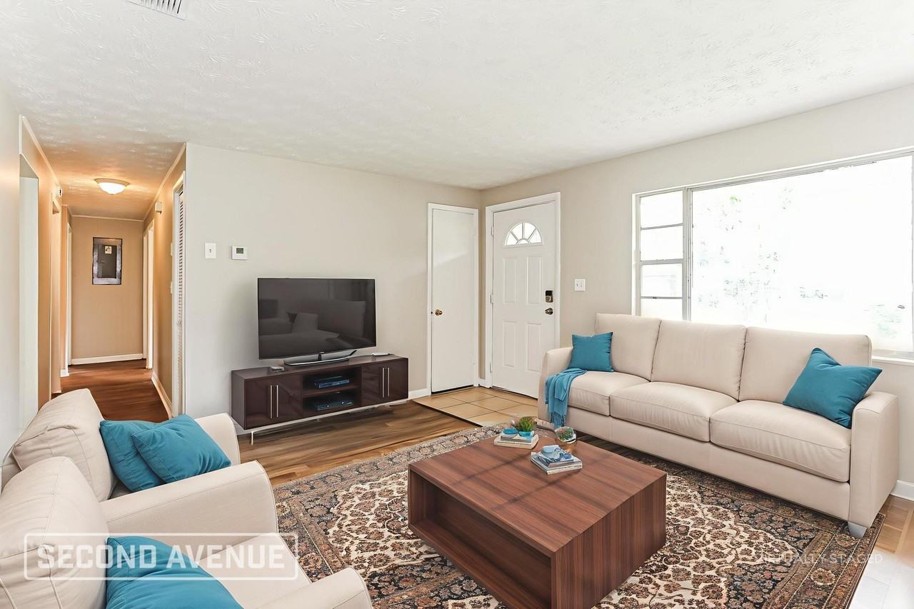5442 Foxboro Rd - Photo 2 of 23