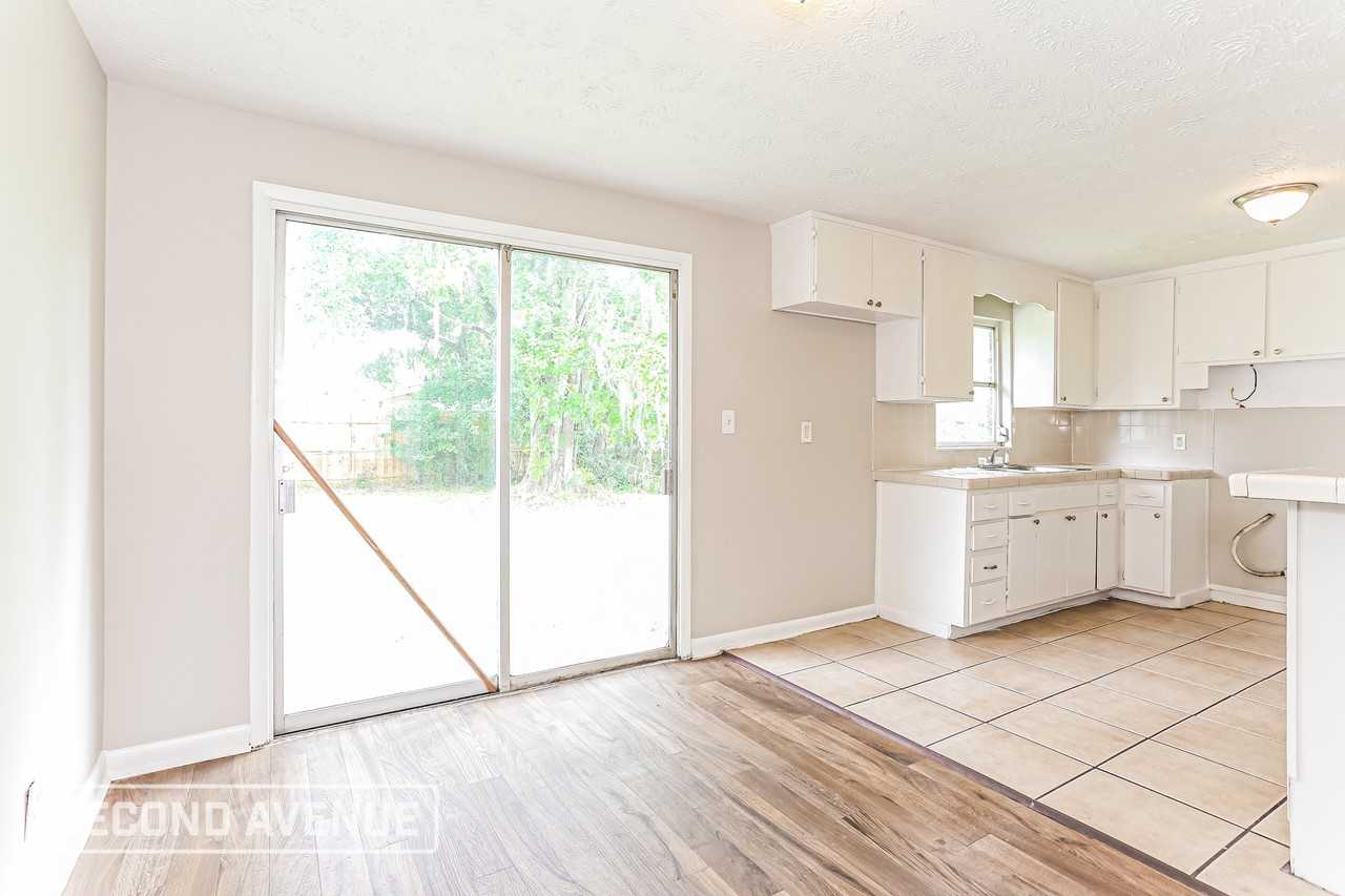 5442 Foxboro Rd - Photo 3 of 23