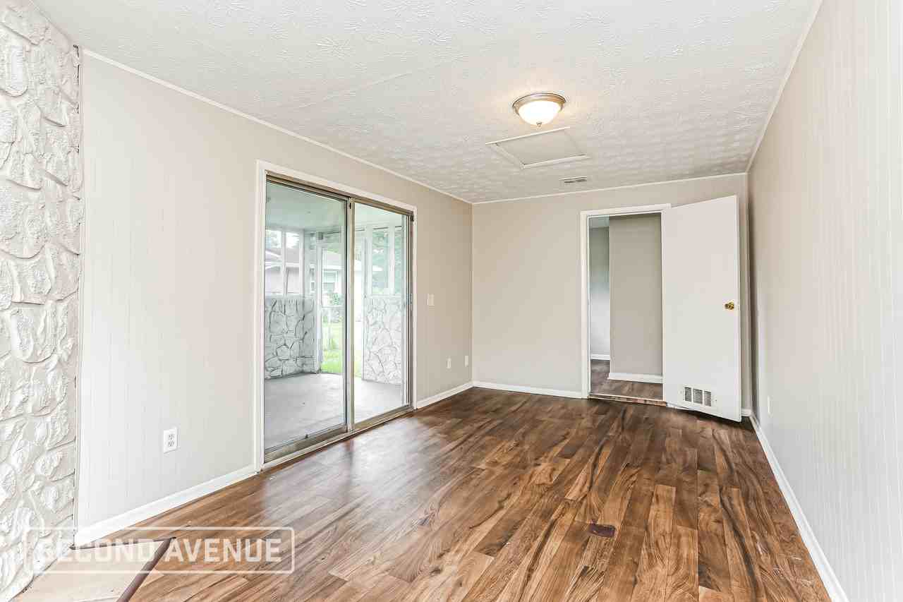 5442 Foxboro Rd - Photo 7 of 23