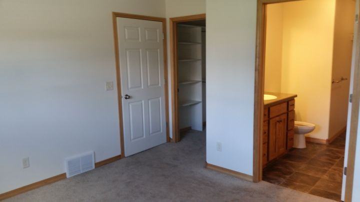 612 Claremont Rd #612 - Photo 5 of 7