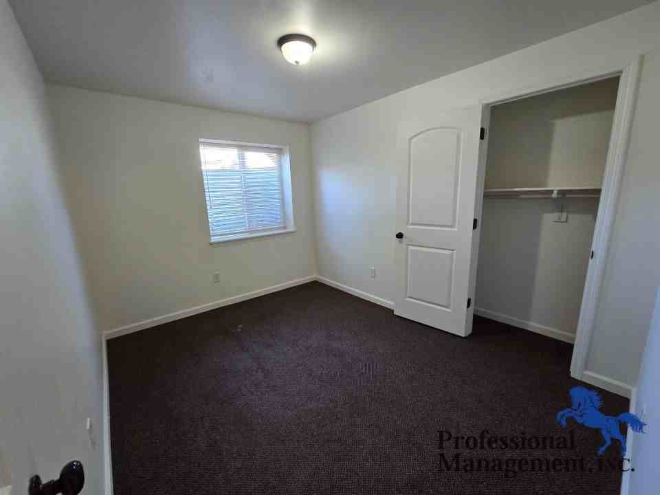 4117 State Ave - Photo 5 of 9