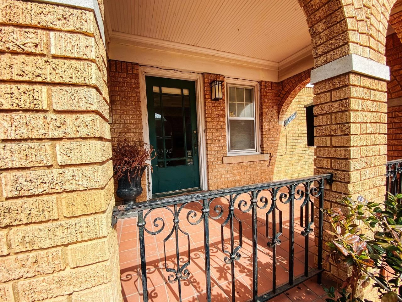 1019 Nw 40th St - Photo 3 of 41