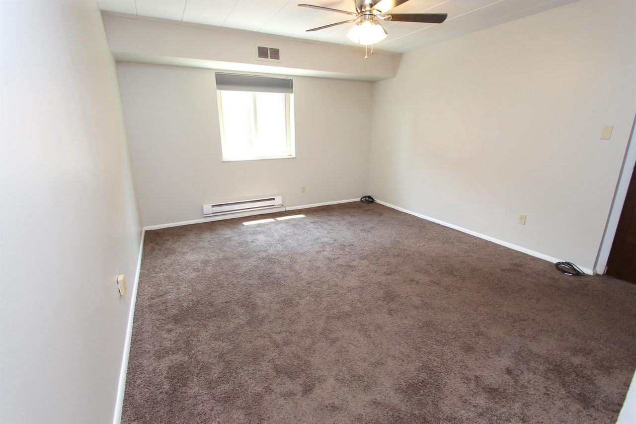 325 N Craig St #305A - Photo 3 of 6