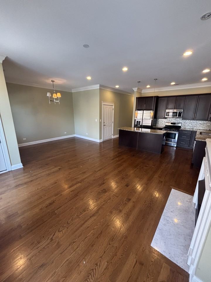 212 N Halsted St #2 - Photo 6 of 38