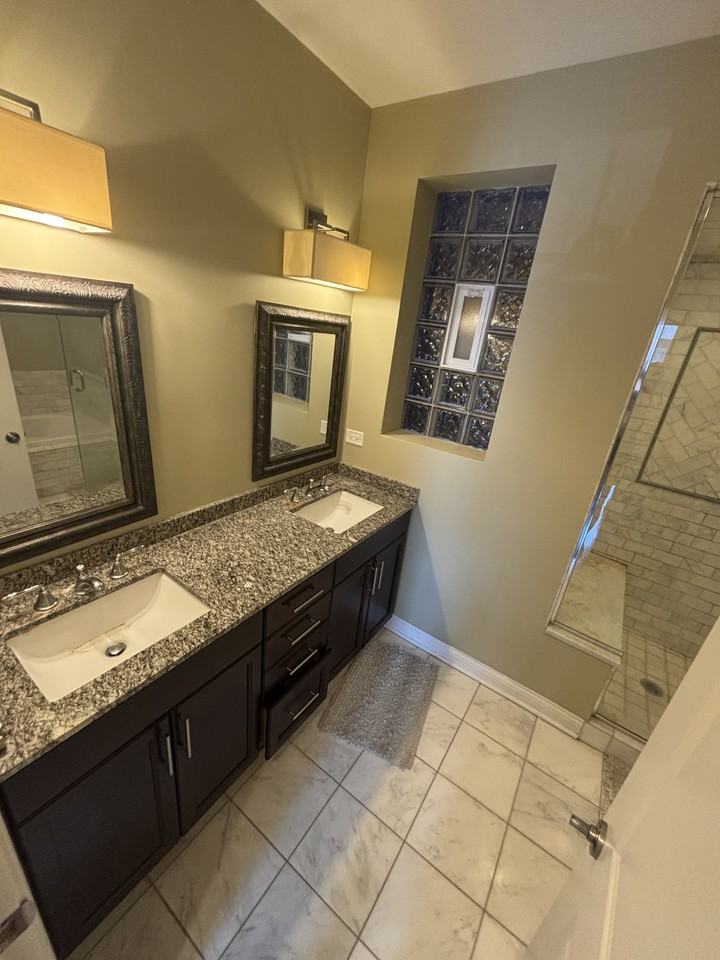 212 N Halsted St #2 - Photo 5 of 38