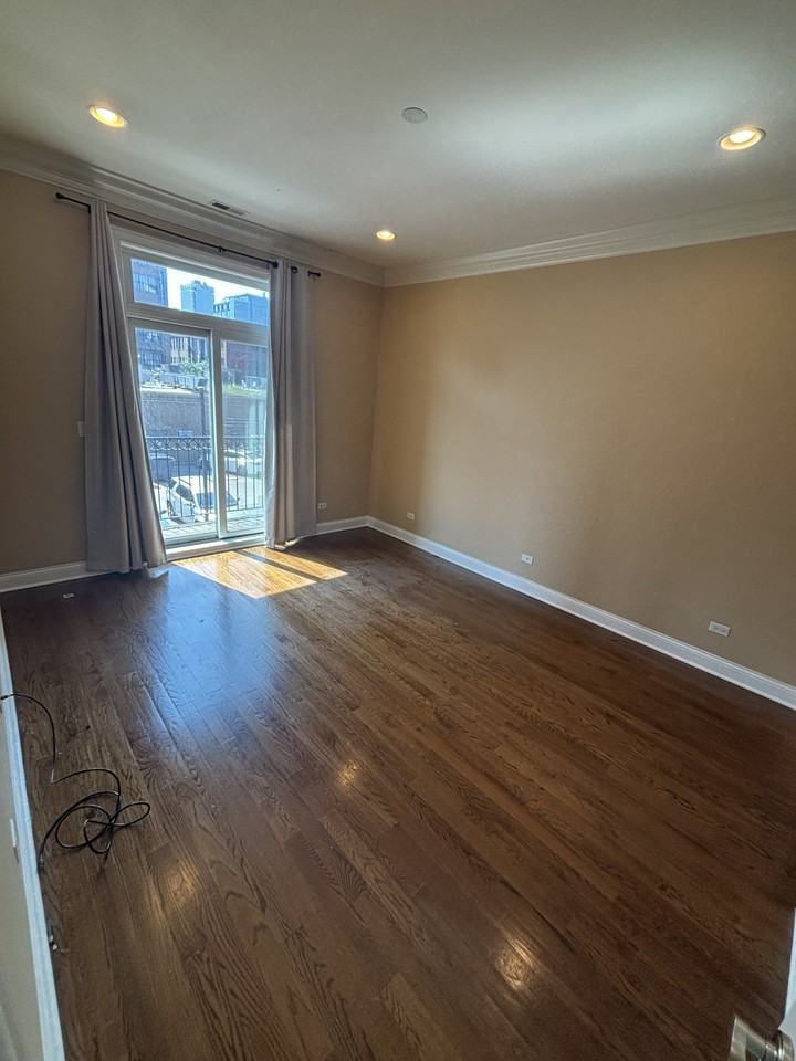 212 N Halsted St #2 - Photo 3 of 38