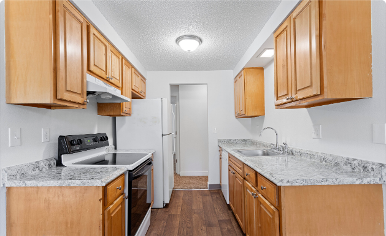 East 25 - Photo 3 of 14