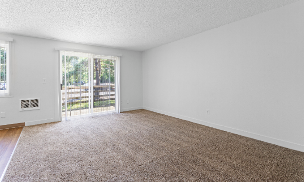 East 25 - Photo 5 of 14