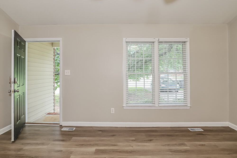 235 Lorraine Dr - Photo 4 of 16