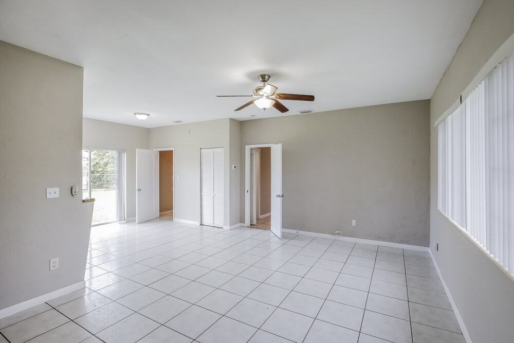 19820 Nw 12th Ave - Photo 6 of 17