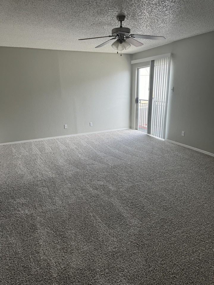 5918 Westcreek Dr - Photo 3 of 14