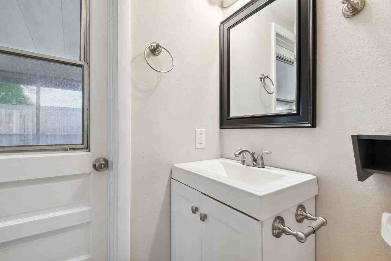 4818 Dogwood Street - Photo 2 of 46