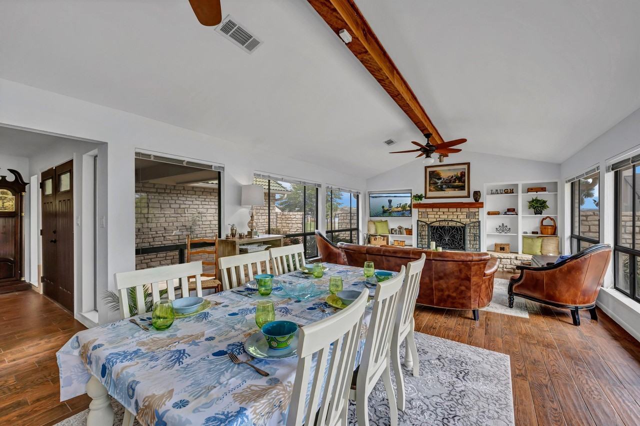 202 Lighthouse Dr - Photo 2 of 30