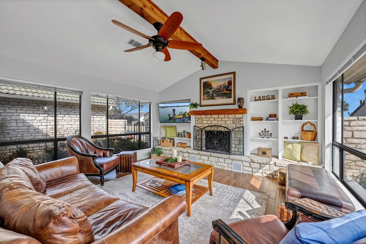 202 Lighthouse Dr - Photo 5 of 30