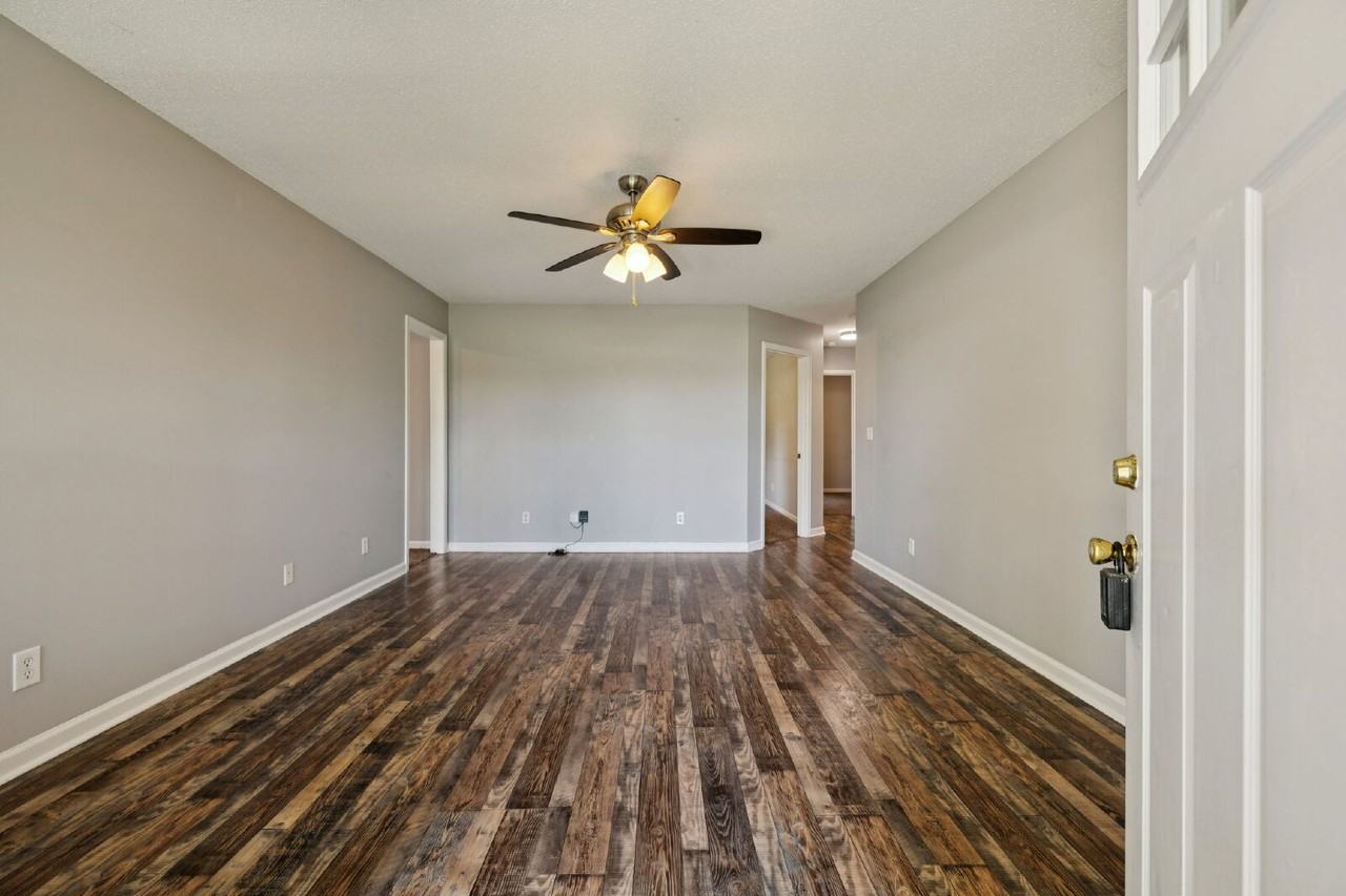 560 Grays Chapel Rd - Photo 5 of 29