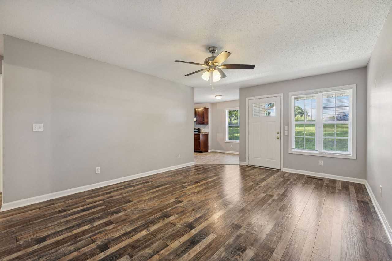560 Grays Chapel Rd - Photo 7 of 29