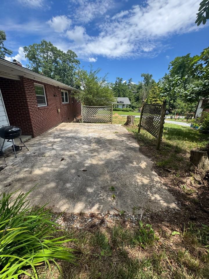 707 Rhodes Park Dr - Photo 2 of 11