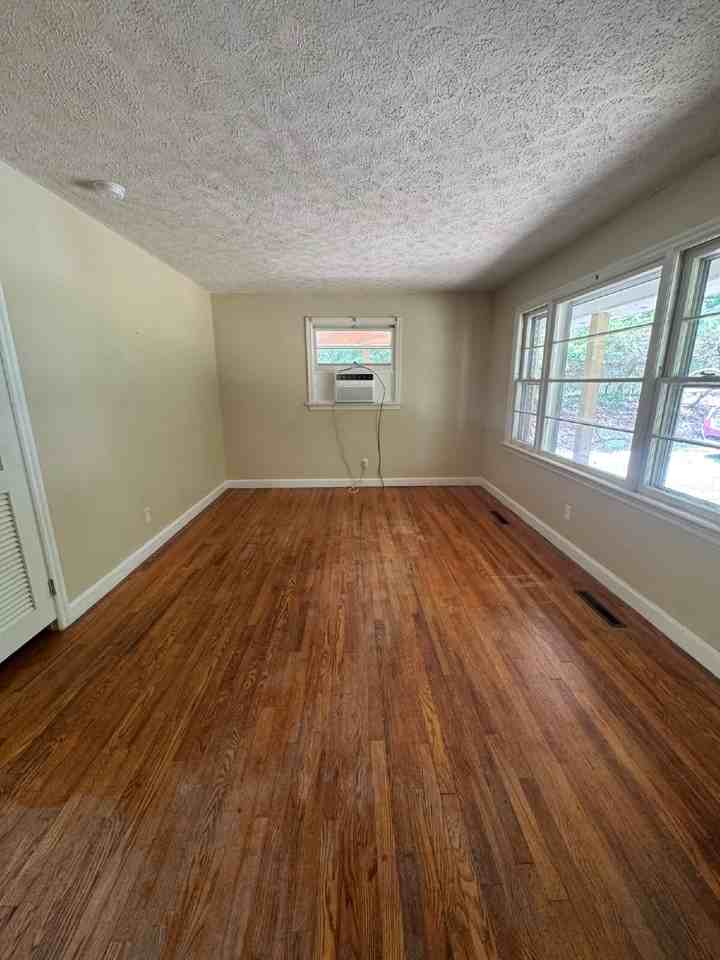 707 Rhodes Park Dr - Photo 4 of 11
