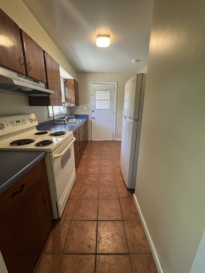 707 Rhodes Park Dr - Photo 5 of 11