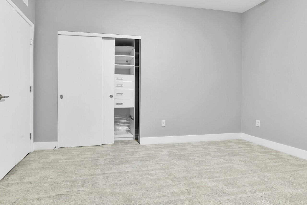 2374 S University Blvd #306 - Photo 5 of 33