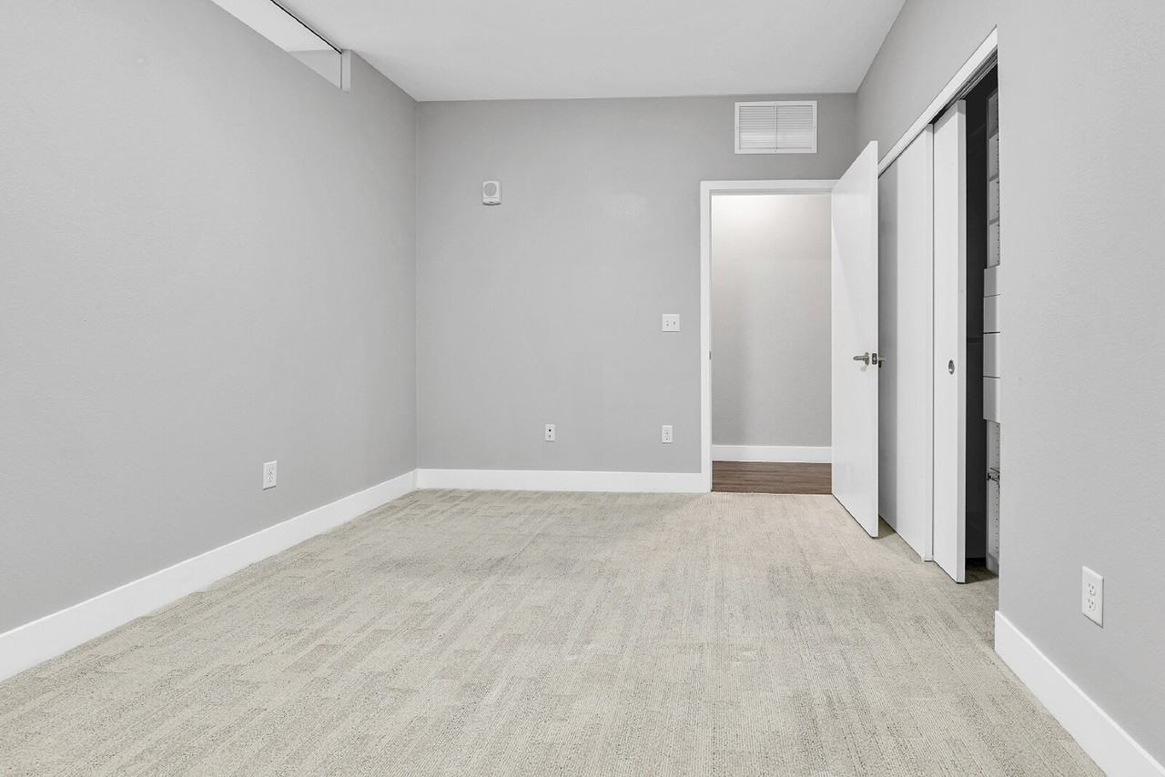 2374 S University Blvd #306 - Photo 6 of 33