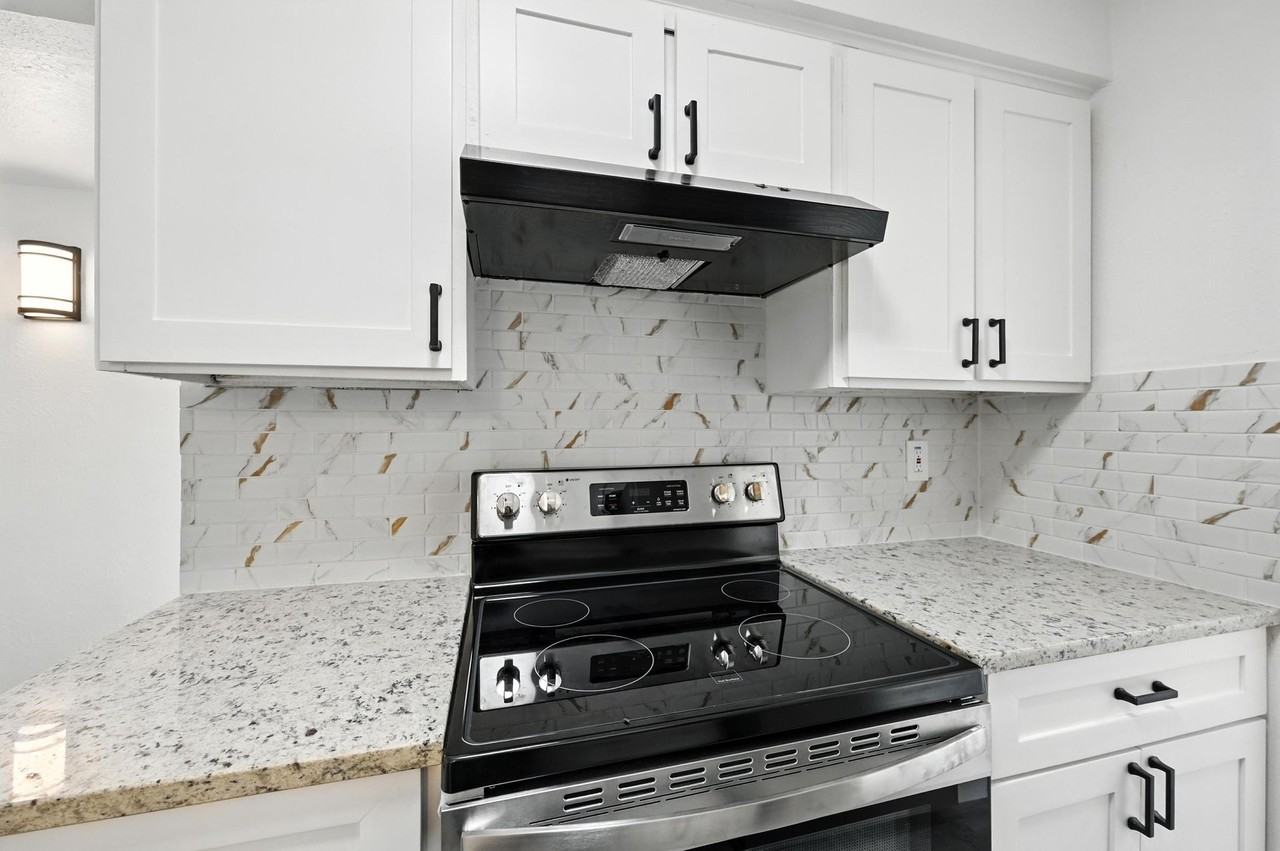 South Crest Apartments: All Bills Paid - Photo 4 of 50