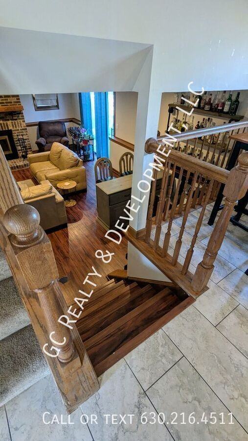 27W181 Jewell Rd - Photo 2 of 5