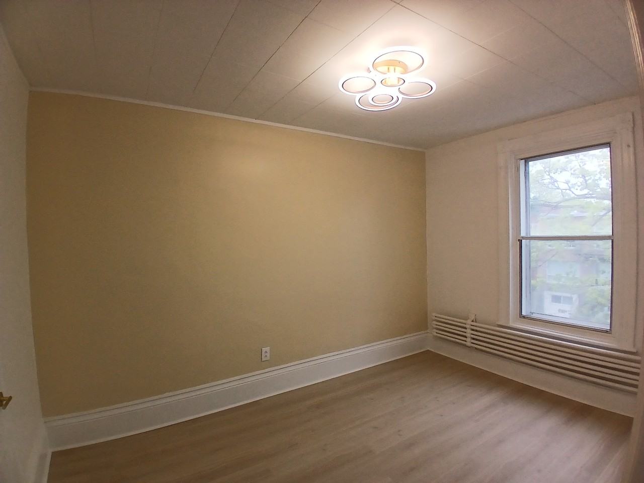 5510 Avenue Durocher - Photo 3 of 34