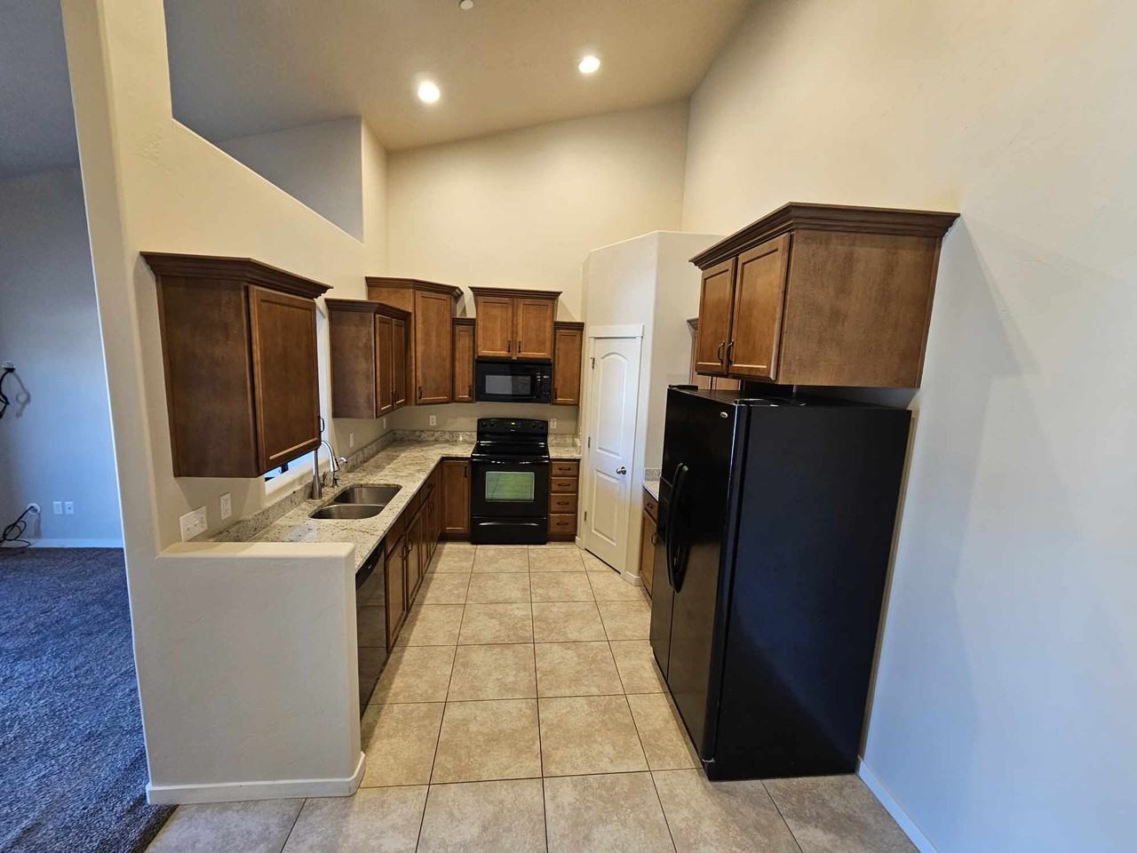 203 E Jordan Ridge Blvd #210 - Photo 3 of 27