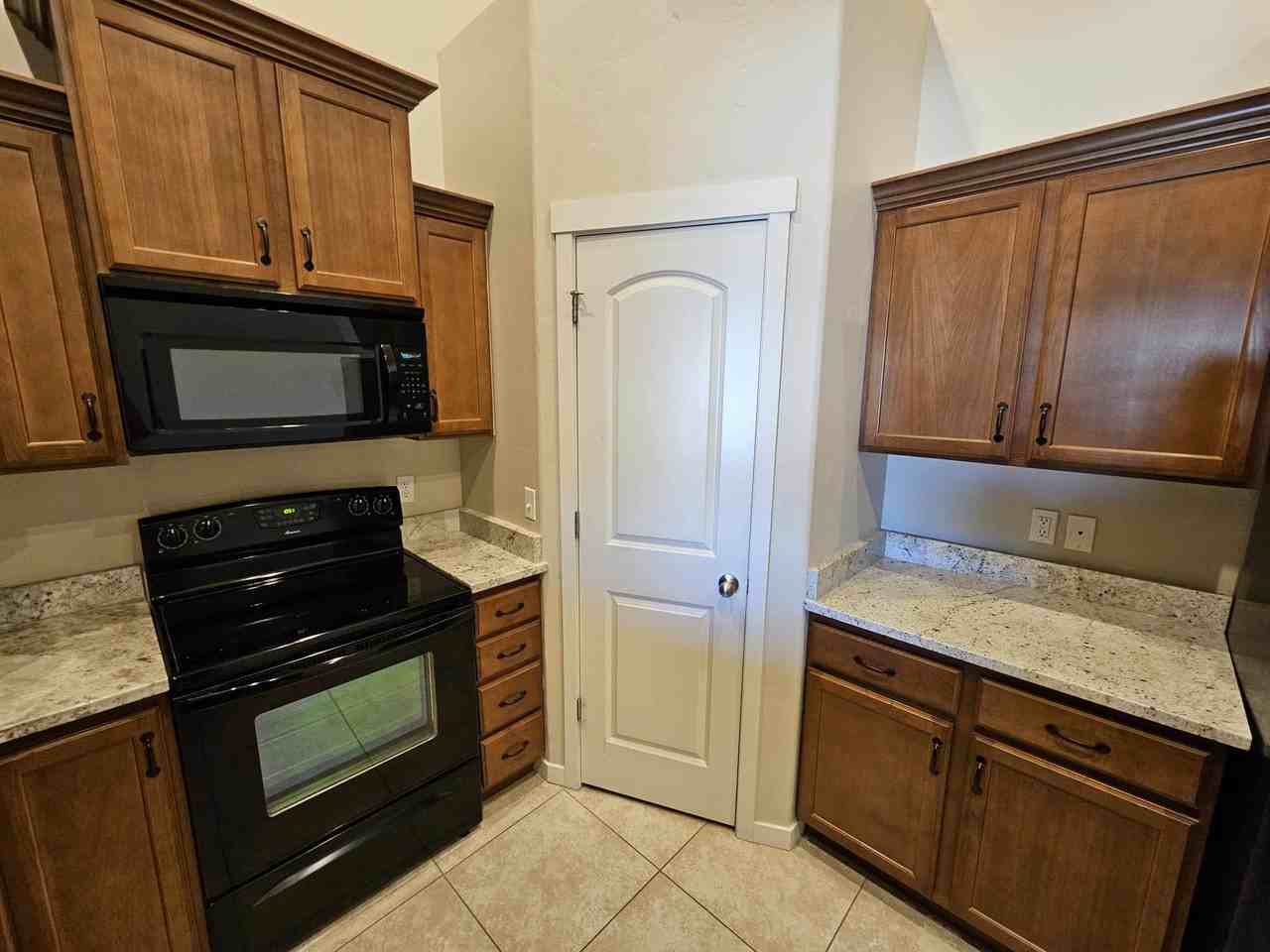 203 E Jordan Ridge Blvd #210 - Photo 4 of 27