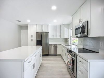 5542 32nd Ave Sw #NA - Photo 7 of 39