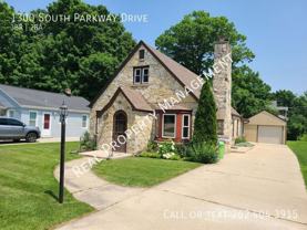 1300 S Parkway Dr - Photo 1 of 1
