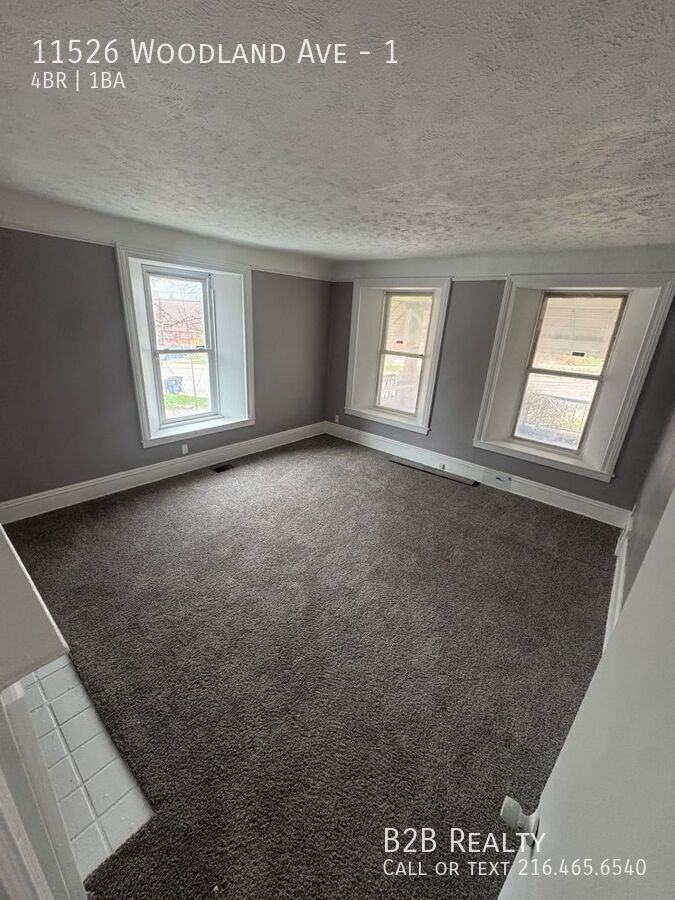 11526 Woodland Ave #1 - Photo 4 of 31