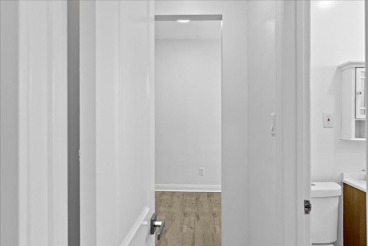 406 S Coronado St #104 - Photo 4 of 11