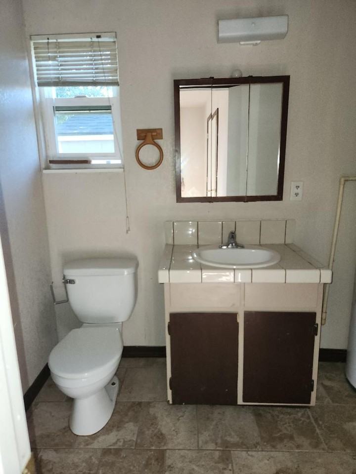 1319 9th Ave - Photo 6 of 11