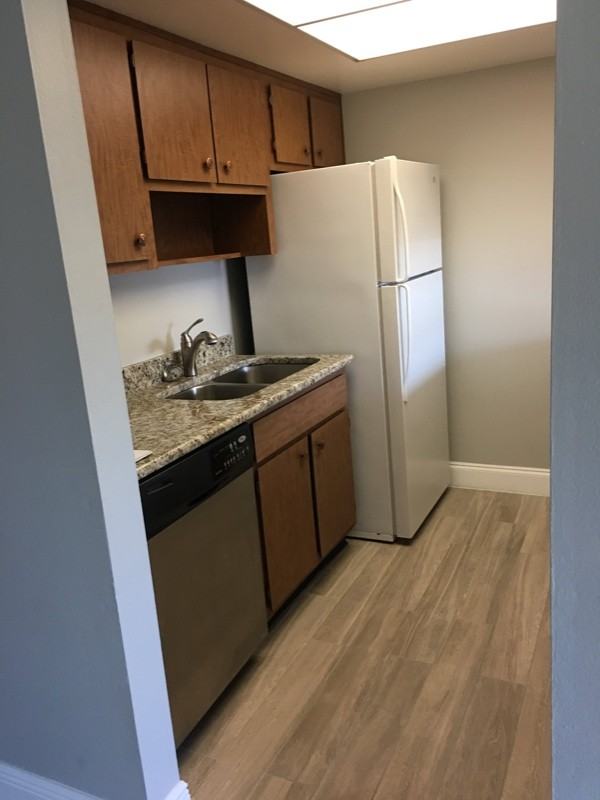 Essex Ct - Photo 2 of 10