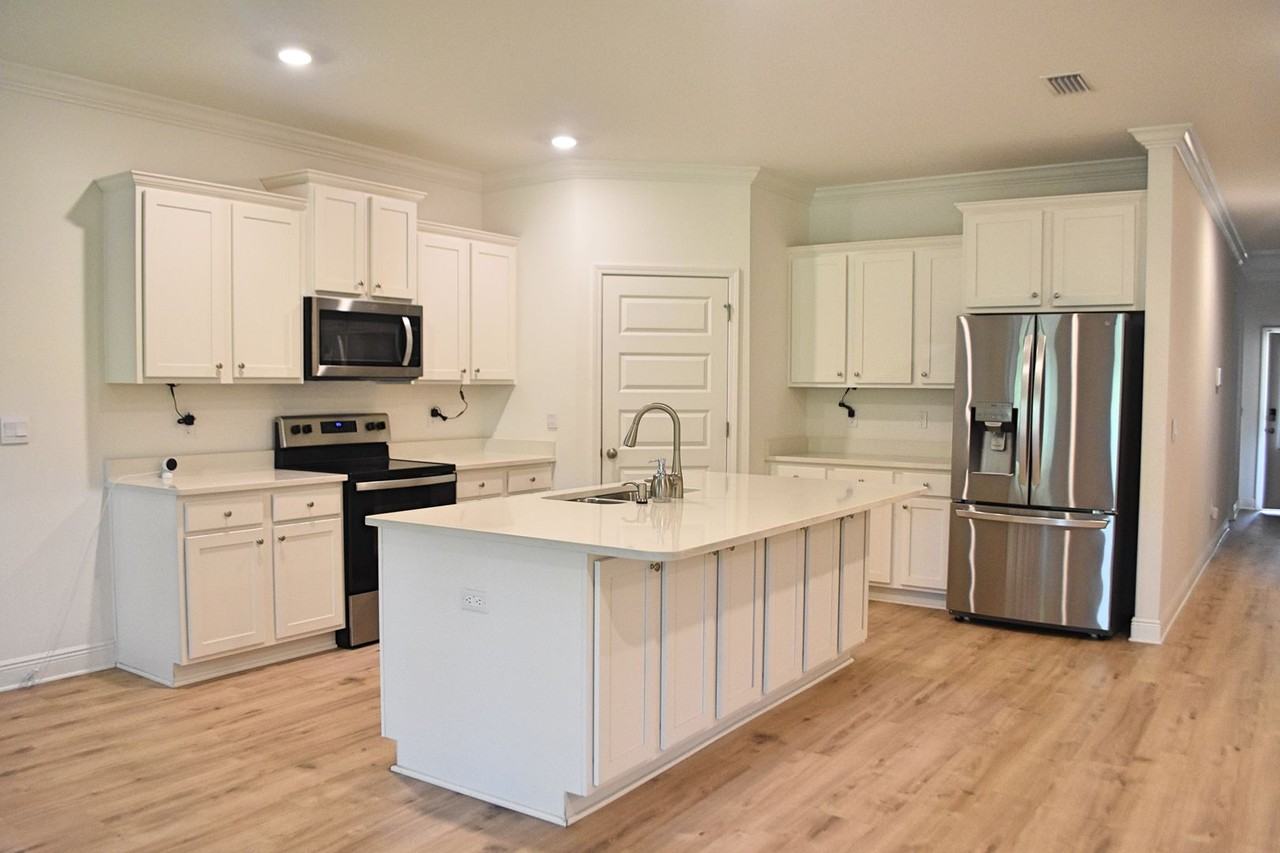 49 Freeport Marina Blvd - Photo 4 of 16