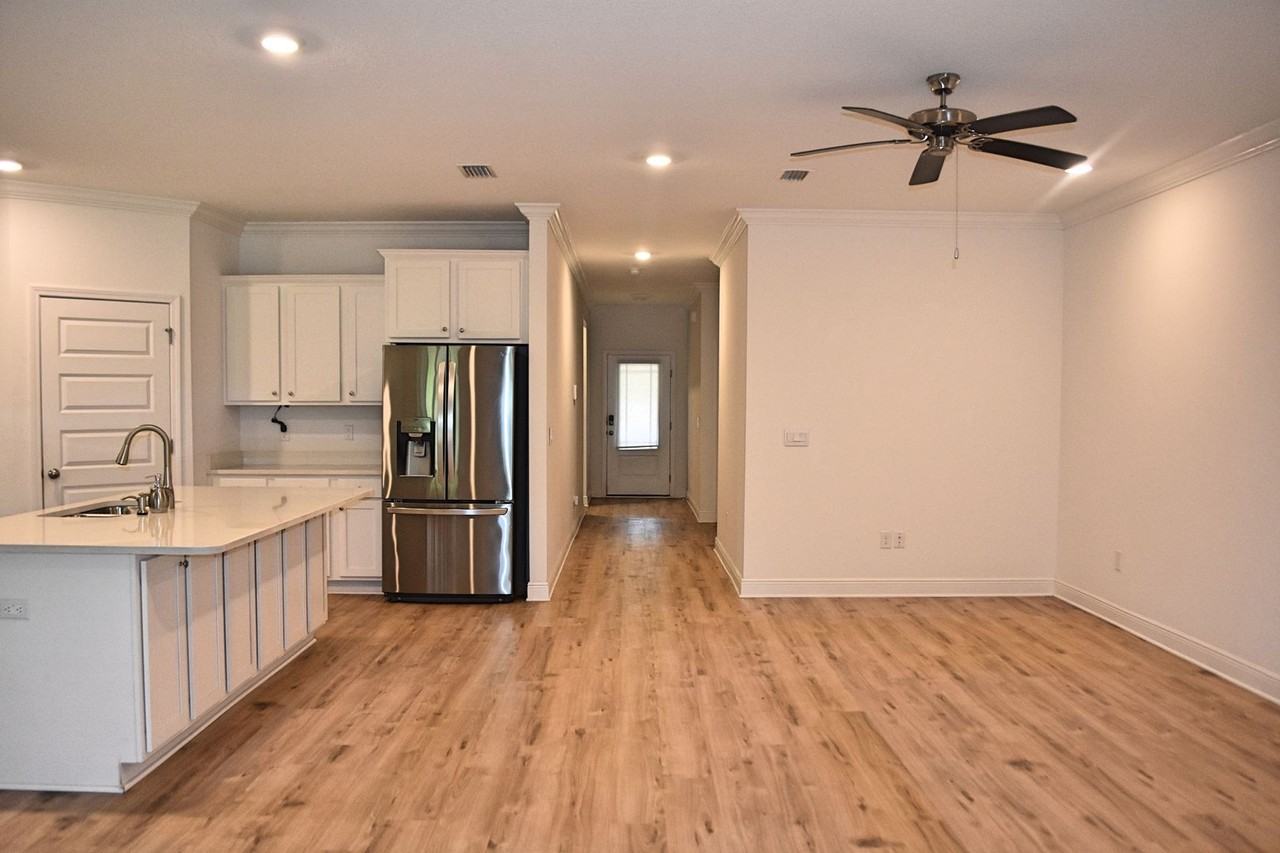 49 Freeport Marina Blvd - Photo 5 of 16