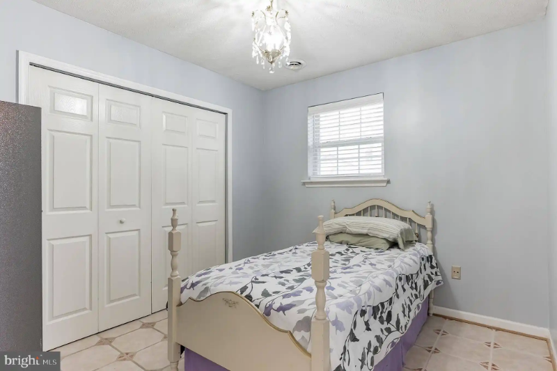 2520 Cecil Ln - Photo 2 of 7