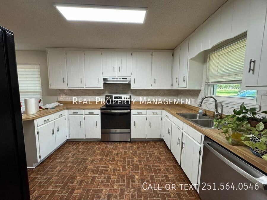 2808 Westmoor Ct - Photo 2 of 23