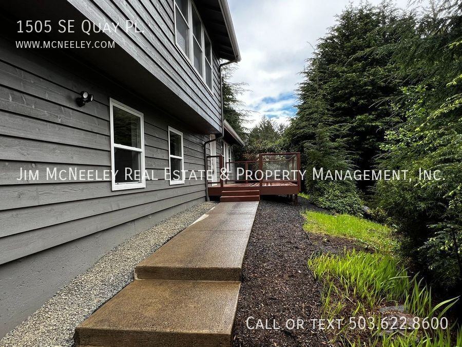 1505 Southeast Quay Place - Photo 2 of 30